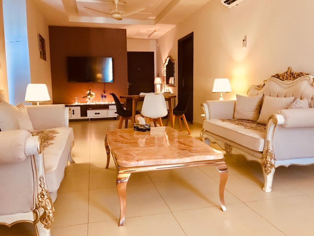 Atrium High Suite 2Bed Family Apartment Near Giga Mall İslamabad Dış mekan fotoğraf